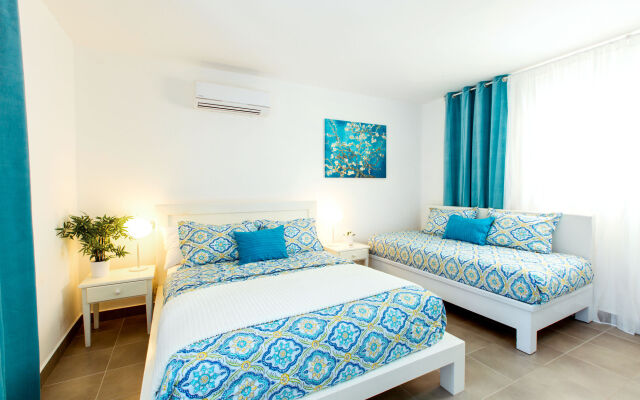 Hotel Tropicana Suites Deluxe Beach Club & Pool