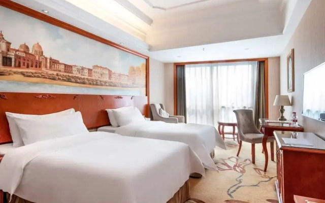 Vienna International Hotel QiandengLake
