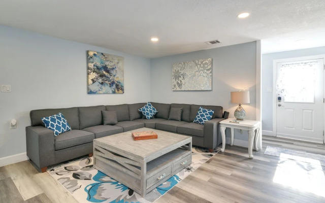 Seaside Retreat in Galveston Near Pleasure Pier!