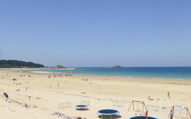 Nice Holiday Flat, 100 m From the Beach, Erquy