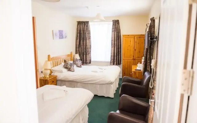 Queensbridge Hotel