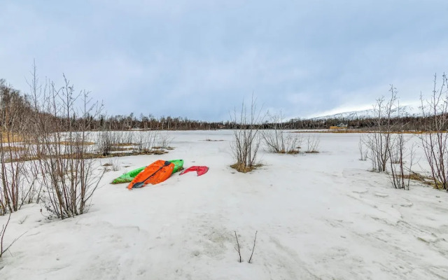 Palmer Apartment w/ Peaceful Pond & Kayaks!