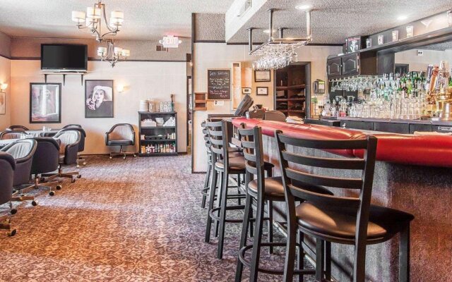 Bend Inn & Suites