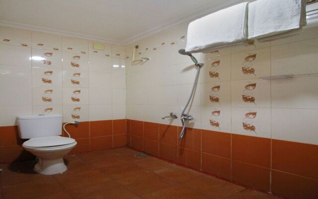 OYO 12941 Hotel Forest Transit