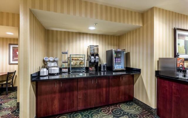 Cobblestone Inn & Suites - Vinton