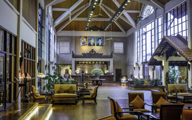 Palace Residence & Villa