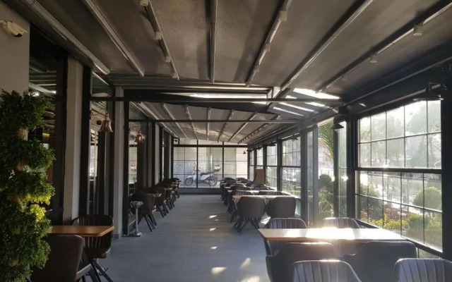 The Elegant Hotel
