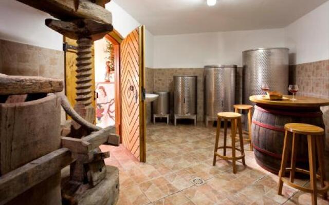 Vineyard cottage Luštek
