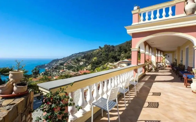 Villa Paradise-sleeps 20-pool-sea Views-pets