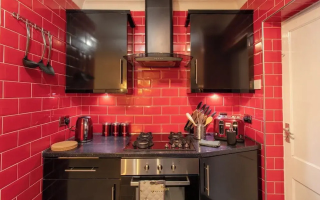 Charming Three Bedroom House in Birmingham