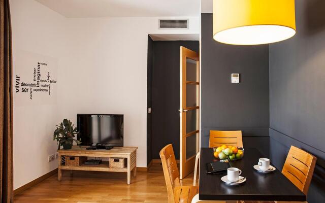 AinB Eixample-Entenza Apartments