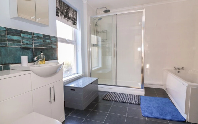 62 Danlan Road, Burry Port