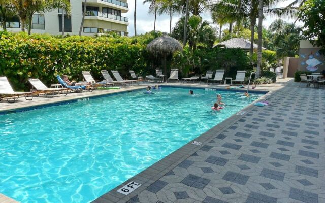 Beachfront Condo With Huge Views/pools/tennis/grills