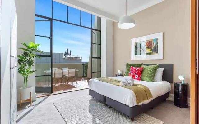 Lovely Bright Apartment With Balcony, Pool And Gym