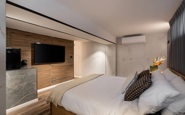Mulan TLV Hotel