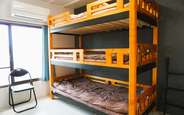 Guest House Ioly Osaka - Hostel