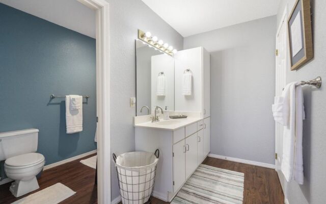 Guest House at The Greens - Dolly Parton's Stampede