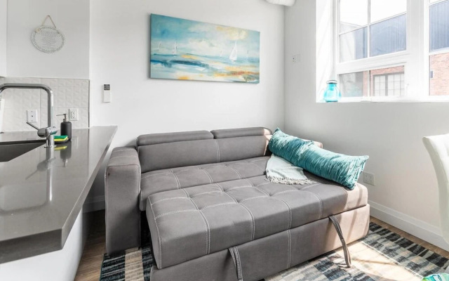 2Br Amazing Loft Free Parking Gym