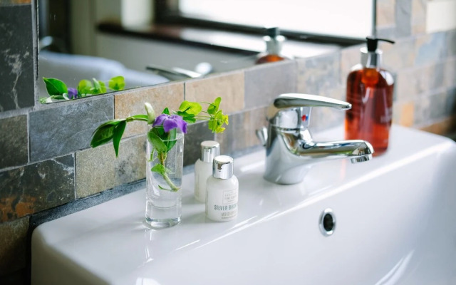 1863 Restaurant with Rooms