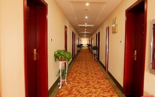 GreenTree Inn Jiangxi Yingtan Jiaotong Road Central Square Business Hotel