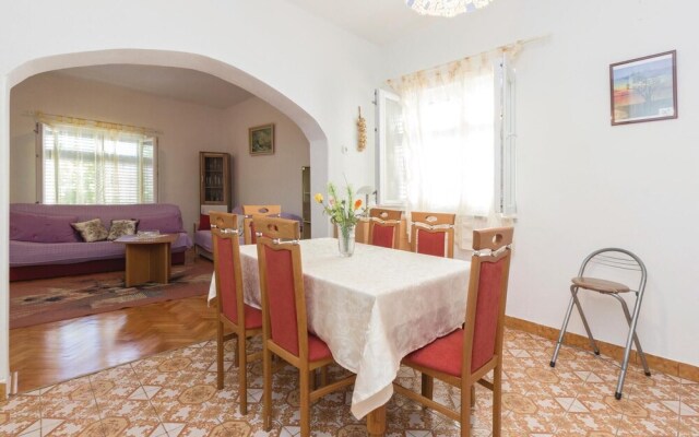 Awesome Home in Zadar With 2 Bedrooms and Wifi