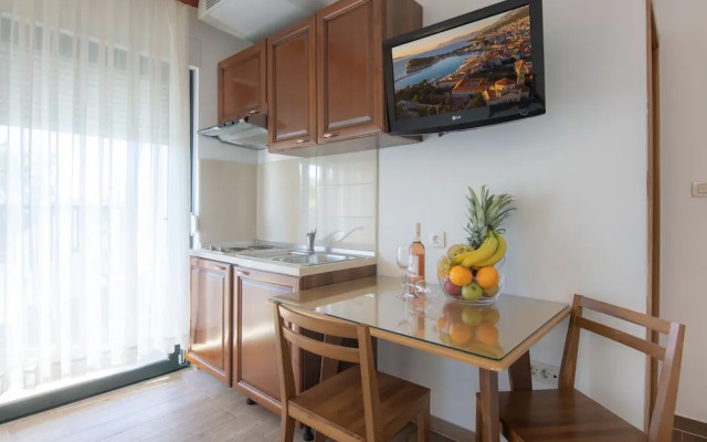 Makarska Beach Apartments Lucija