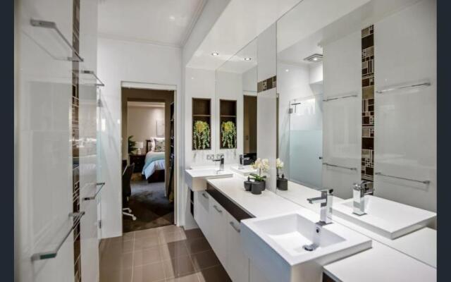 Red Lotus Guesthouse