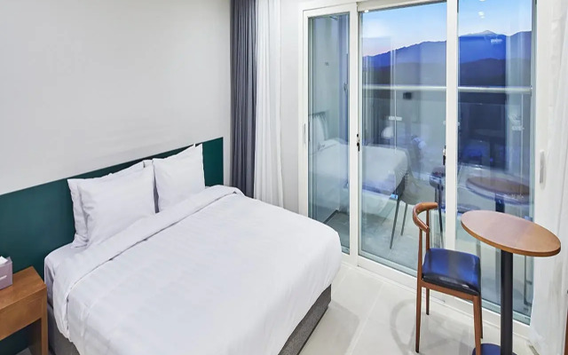 Yangyang White House Pension