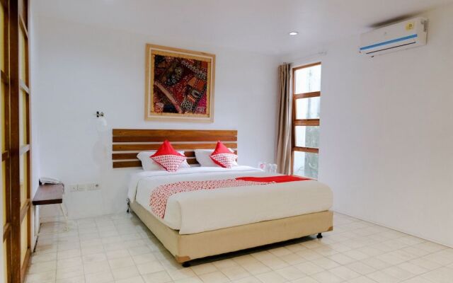 OYO 626 Augustina Home