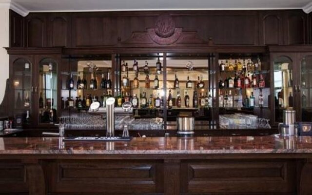 Albert Hotel