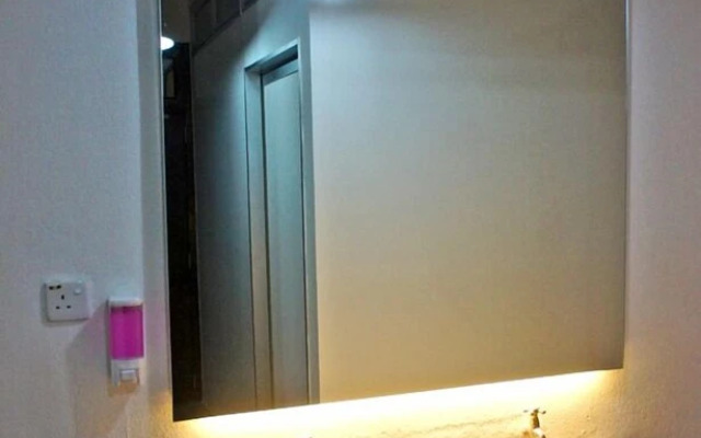 Roomies Boutique Bed & Breakfast - Hostel