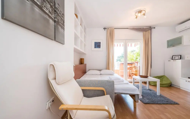 Mirella Cosy Apartment With Two Bedrooms