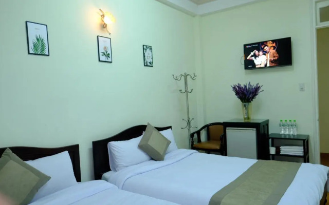Hotel Le Huynh