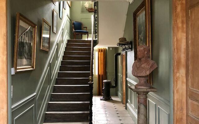 Manoir De La Croix Saint Louis