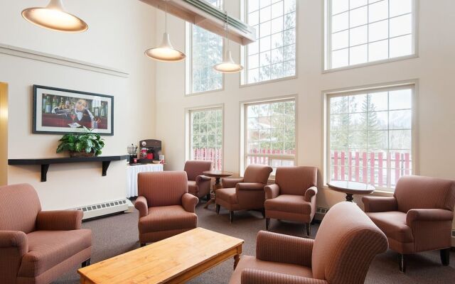 Fernie Slopeside Lodge