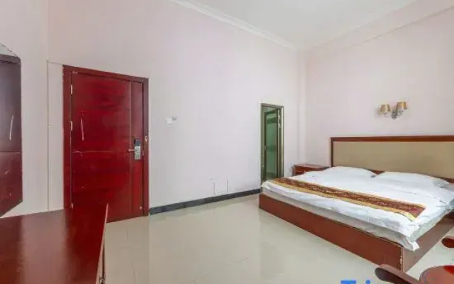 Qiubei Zhenyuan Business Hotel