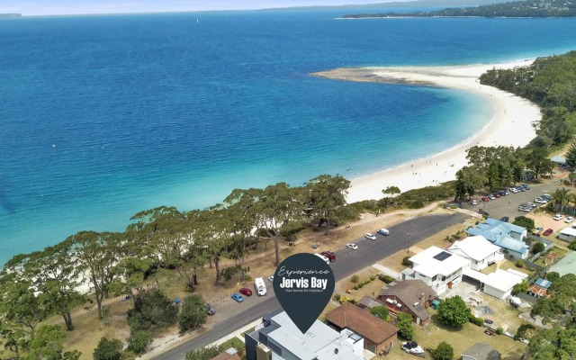 Across from Huskisson Beach Located in the Heart of Huskisson