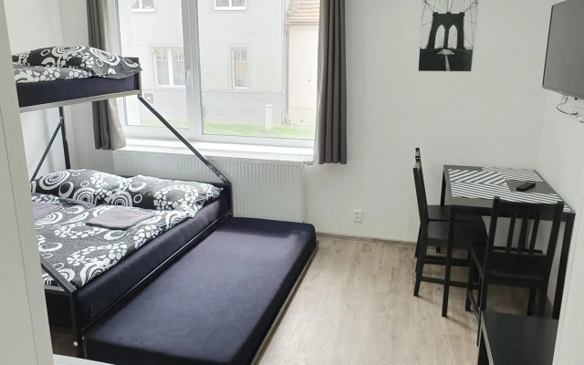 Small Apartments Denisa Business