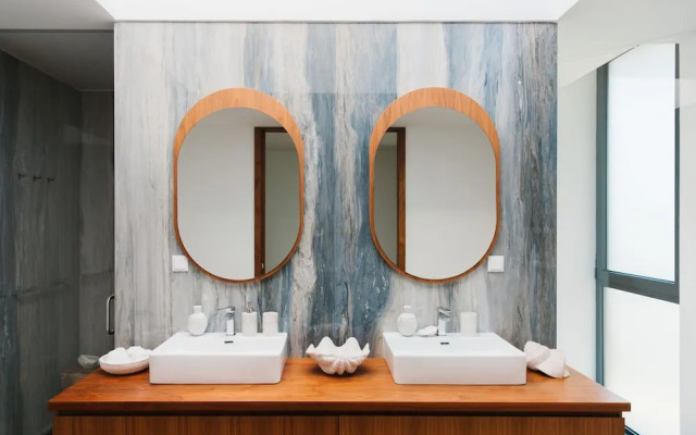 Troya Regal Villa By Cadenzalux