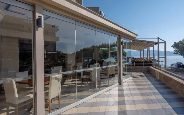 Molos Bay Hotel