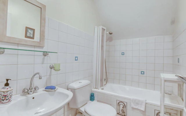 Characteristic holiday villa in Berigny with enclosed garden