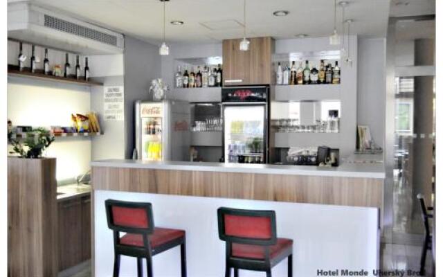 Hotel Monde