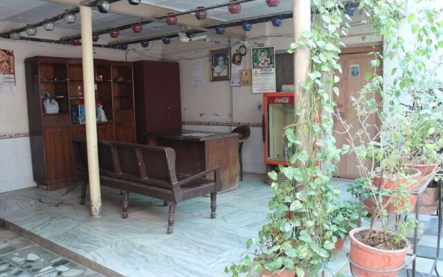 Aashirwad Paying Guest House