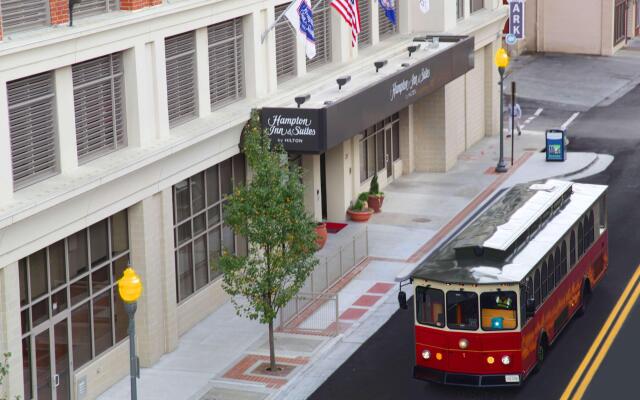 Hampton Inn & Suites Roanoke-Downtown