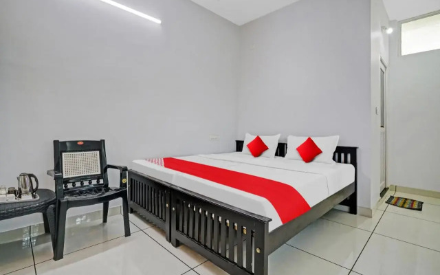 Oyo Flagship 808201 Hornbill Residency