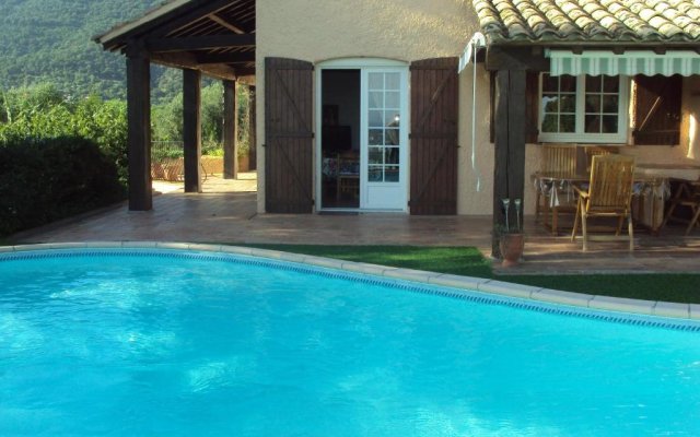 Villa de 3 chambres avec vue sur la mer piscine privee et jardin clos a Cavalaire sur Mer a 1 km de la plage