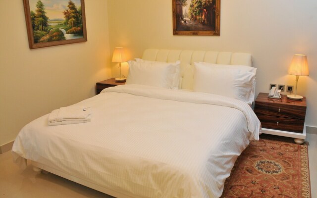 Dolphin Royal Suites