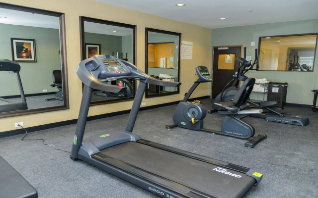 Holiday Inn Express & Suites Cuero by IHG