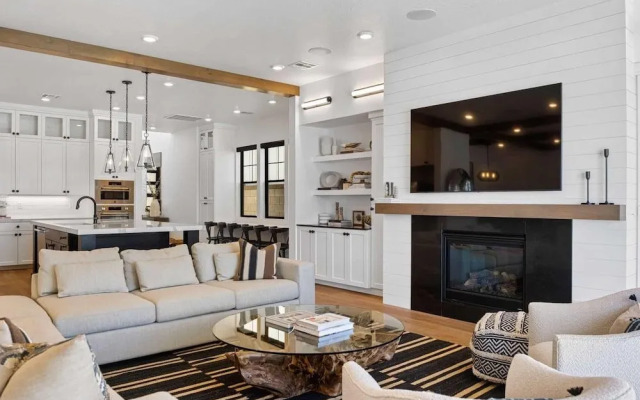 Playa Lucaya By Redawning