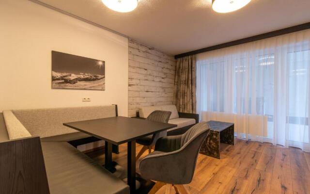 A CASA Rubin Chalet & Studio Resort